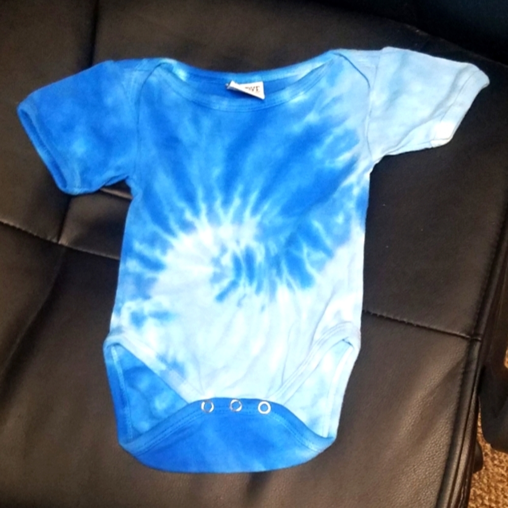 🟢 3/$12  6M Blue Tie-Dye Onesie One Piece